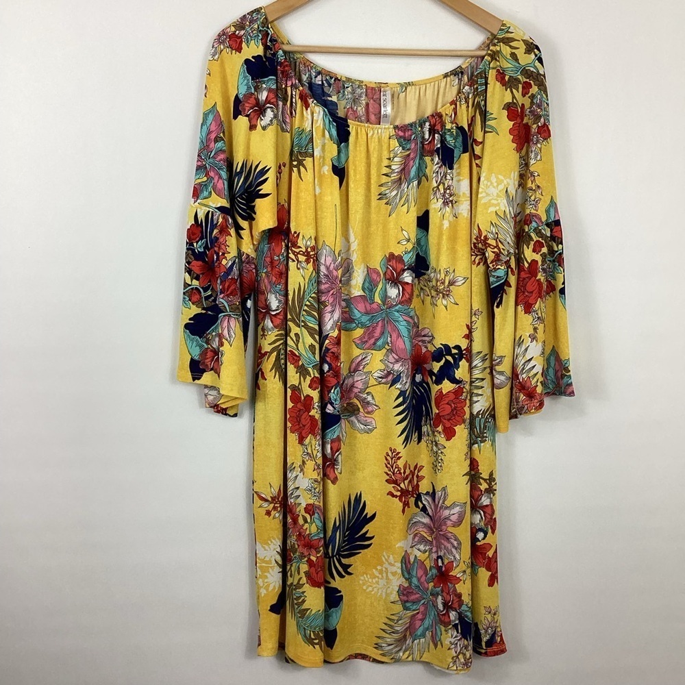 Dear Scarlett Mia Floral Dress Size Medium